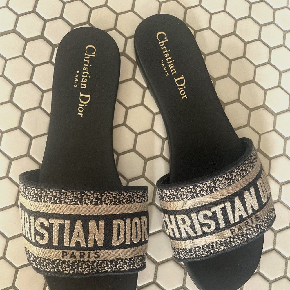 NEW & NEVER WORN - DIOR DWAY SLIDE (Deep Blue Embroidered Cotton)